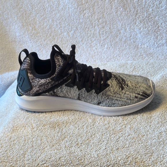 Puma Women's Black and Gray Athletic Shoes - Picture 4 of 15